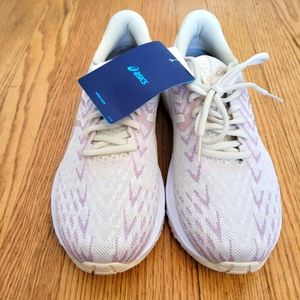 NWT ASICS